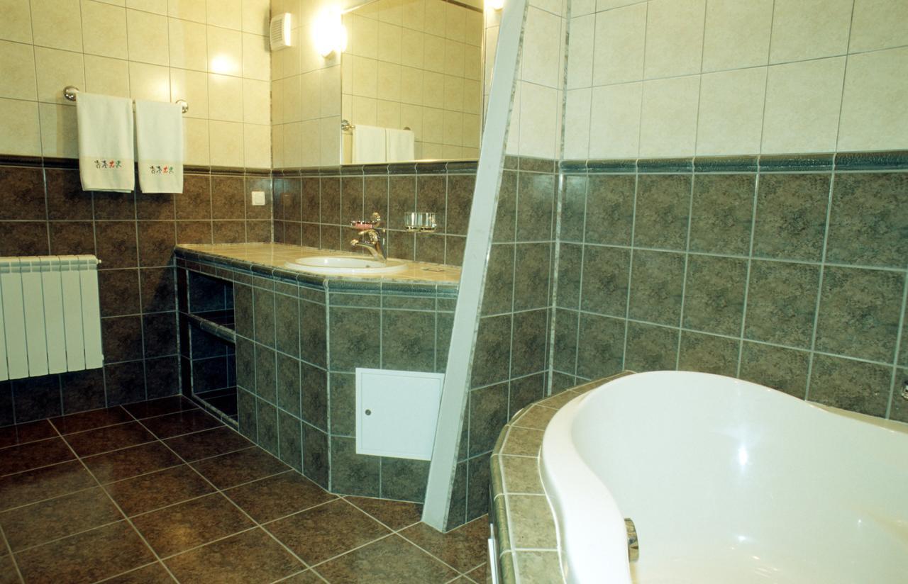 Park Hotel Kiev Buitenkant foto