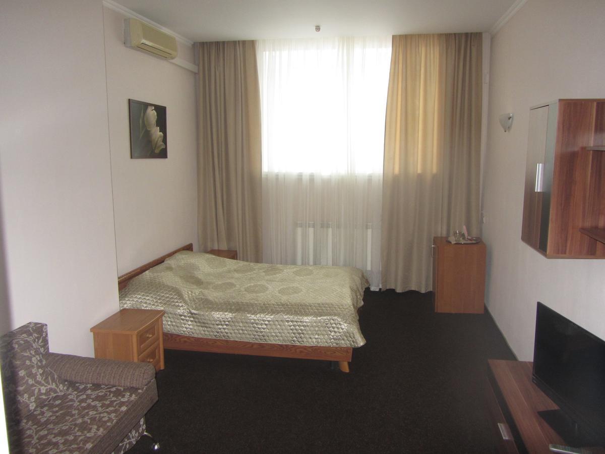 Park Hotel Kiev Buitenkant foto